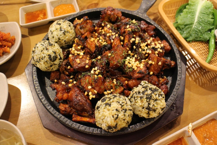 일산 정발산역맛집 족발야시장 라페스타점 _ 직화불족발, 주먹밥