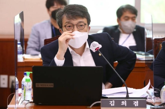 김의겸 "尹 지지율 하락에 흔들린 검사 2명 조국에 미안하다... 