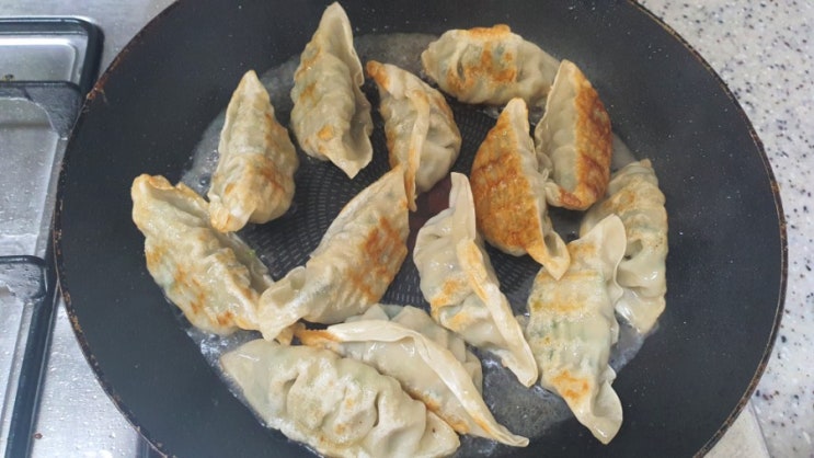  세븐일레븐 1+1행사중인 완전 맛있는 만두 서울만두