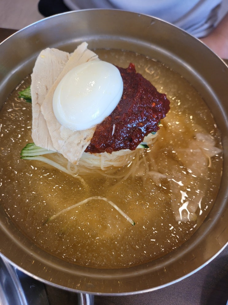  해운대바닷가 근처 맛집 '해운대 밀면'