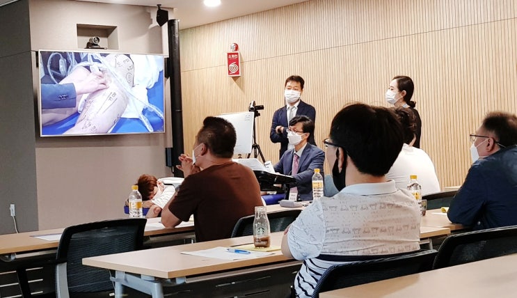  가락동/한티역통증의학과, 1년 치료 받아도 오십견 낫지 않는다?
