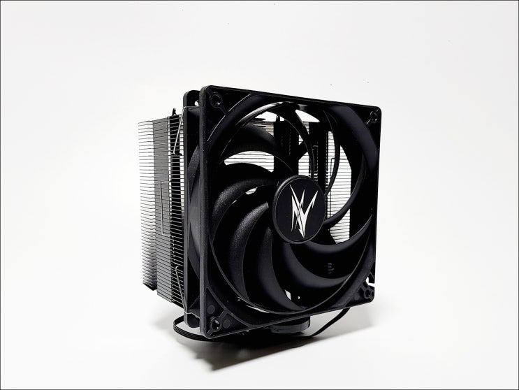  깔끔하고 세련된 블랙 감성의 CPU쿨러 잘만 CNPS10X PERFORMA BLACK
