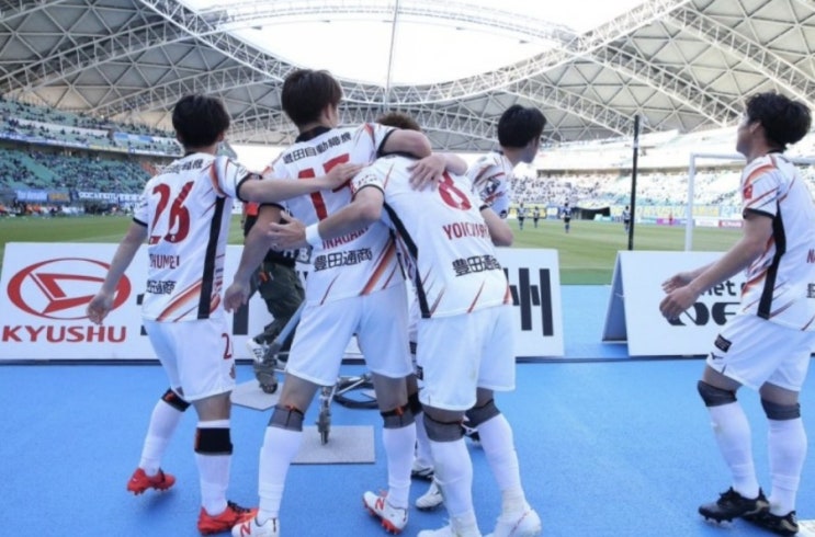 J리그 일본프로축구 주중 목요일 경기 요코마리(요코하마) vs 나고야