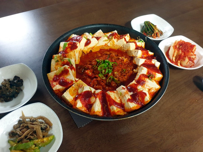  밥 두 그릇 뚝딱~! "돼지고기두부짜글이" 만들기
