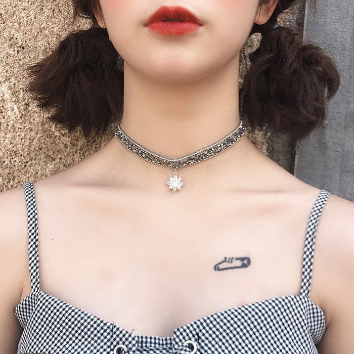 요즘 인기있는 일호장신구 빅플라워 큐빅초커 초커목걸이 좋아요 요즘 인기있는 일호장신구 빅플라워 큐빅초커 초커목걸이 좋아요