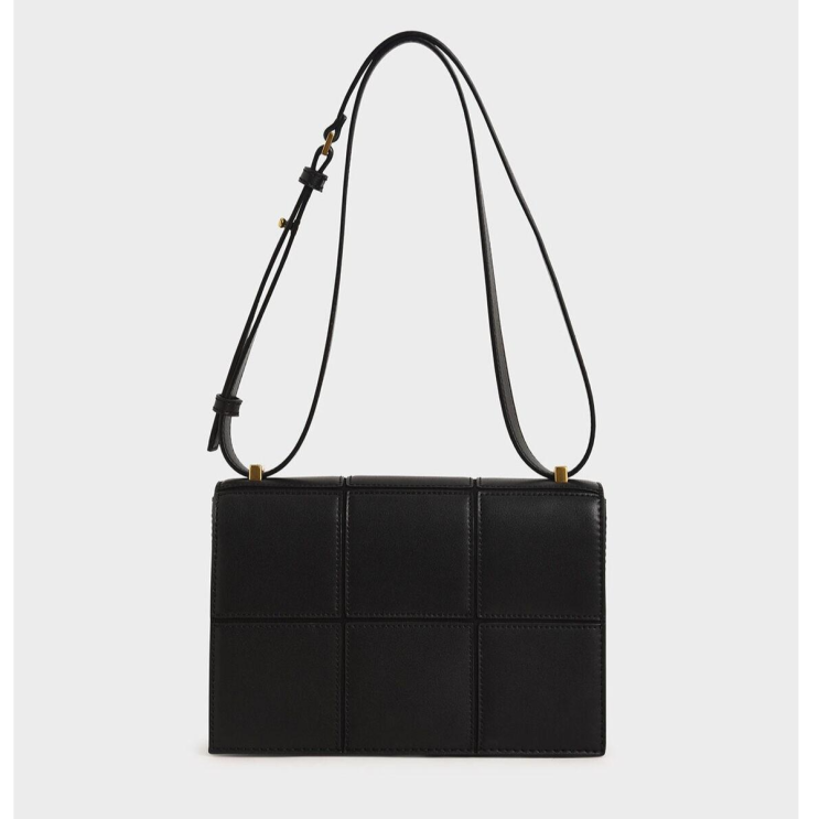많이 팔린 Charles & Keith 찰스앤키스 텍스처드 패널 숄더백 ··· 많이 팔린 Charles & Keith 찰스앤키스 텍스처드 패널 숄더백 ···