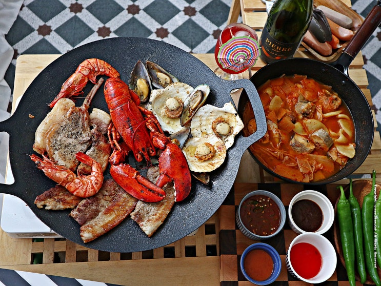  맛있는녀석들 옥캉스에 나온 프레시지 흑돈가 랍스터&돈마호크 캠핑세트
