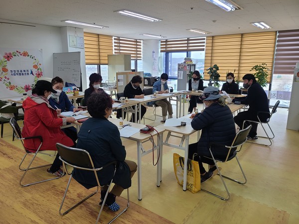정신질환자의 지역사회 안착기... 그들이 보여준 3년간의 노력 정신질환자의 지역사회 안착기... 그들이 보여준 3년간의 노력