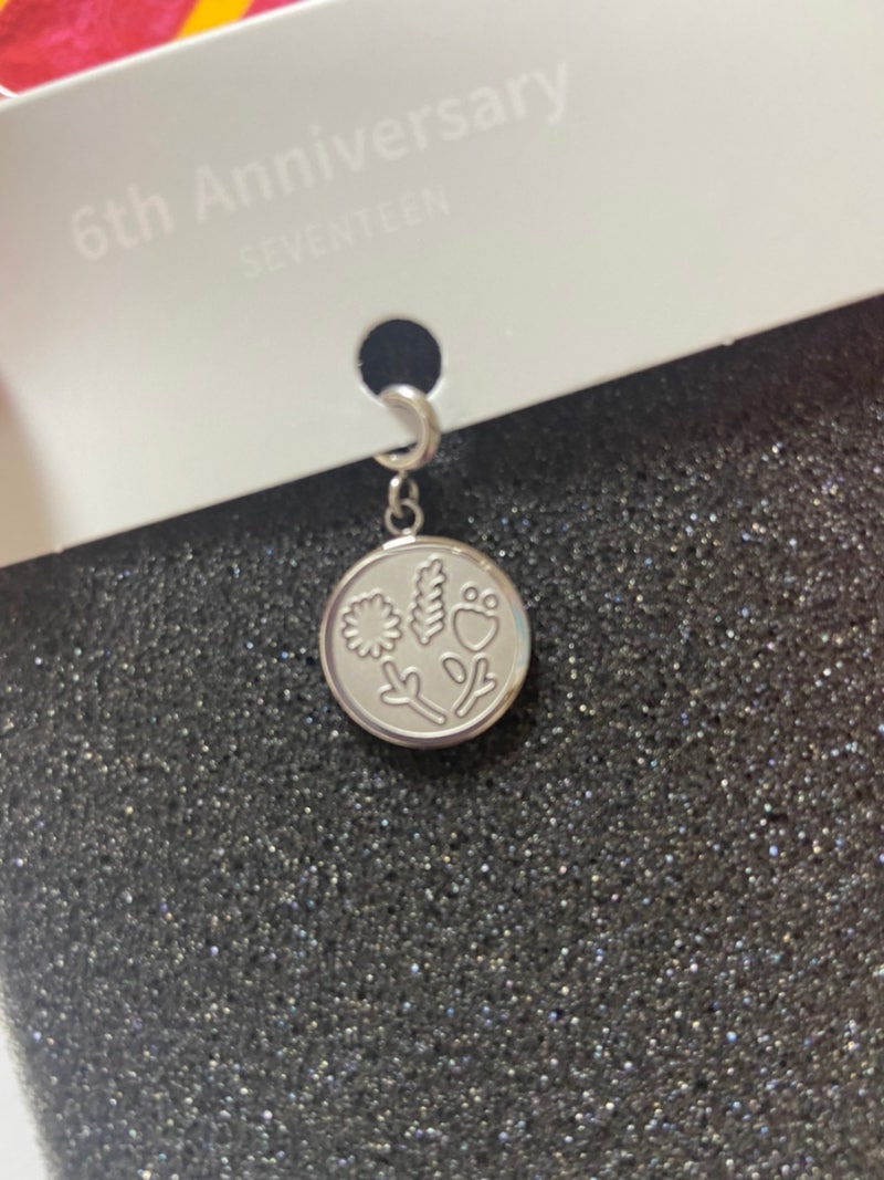 [SEVENTEEN 6th Anniversary Goods] SEVENTEEN 6th Anniversary Commemorative Necklace & Pendant Review and Showcase