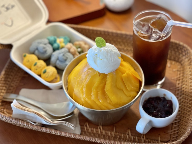  [제주 서귀포] 마라도 가는 길목, 운진항에서 만난 애플망고빙수 맛집 :: '어드래 커피'
