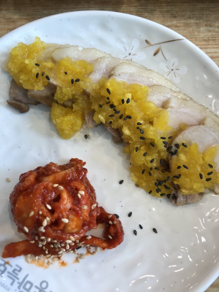  광명역 점심 돈통마늘보쌈 점심특선!!