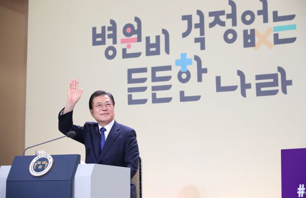 “文대통령, 취임 며칠 만에 ‘문재인 케어’ 지시…보건복지부 난리 났었다” “文대통령, 취임 며칠 만에 ‘문재인 케어’ 지시…보건복지부 난리 났었다”