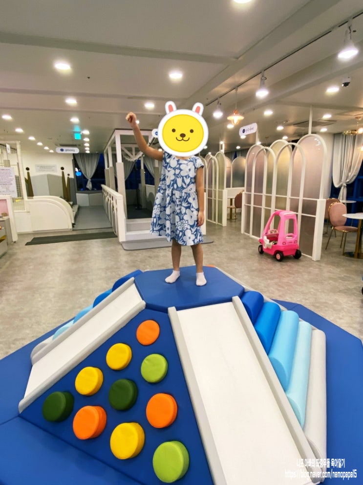 돈가스 먹고 키즈카페 가고 돈가스 먹고 키즈카페 가고