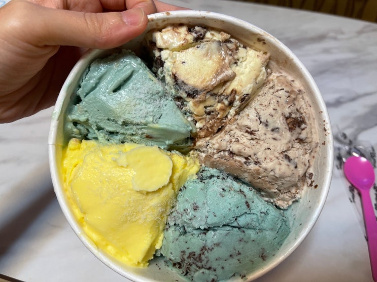 배스킨라빈스 이달의 맛 아이스꼬북칩, 피나콜라다도 맛있어요!