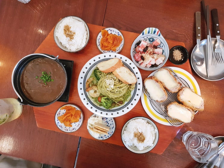 토끼정 대학로점에서 '토끼 밥상'으로 점심 한 끼! 토끼정 대학로점에서 '토끼 밥상'으로 점심 한 끼!