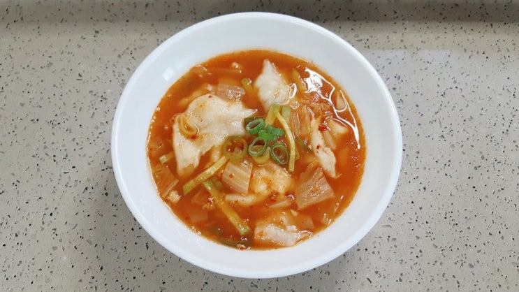 백종원 김치수제비 만들기 얼큰김치수제비 수제비 반죽만들기 신김치 요리 김치요리 백종원 김치수제비 만들기 얼큰김치수제비 수제비 반죽만들기 신김치 요리 김치요리