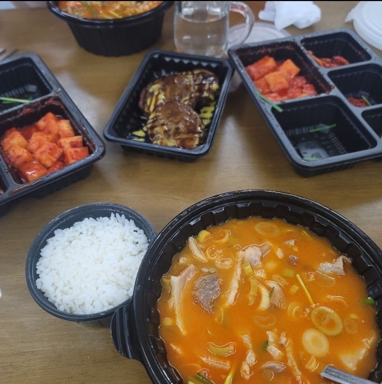  경기도광주 배달맛집 "국밥생각" 육수가 담백!
