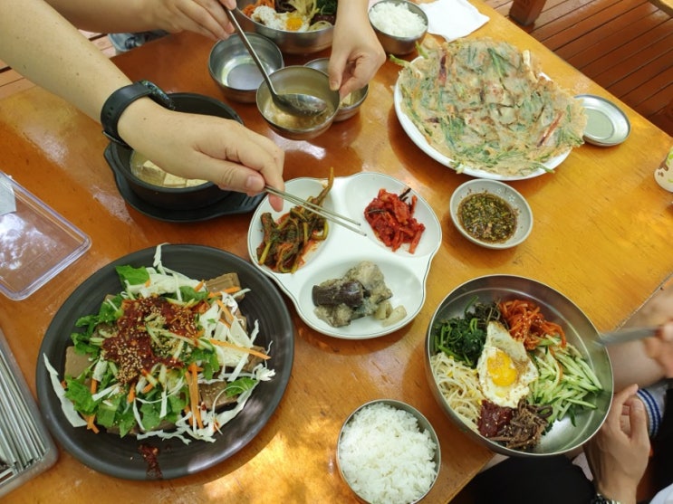  송광사 길상식당 : 평상에서 산채비빔밥+파전 뇸뇸뇸
