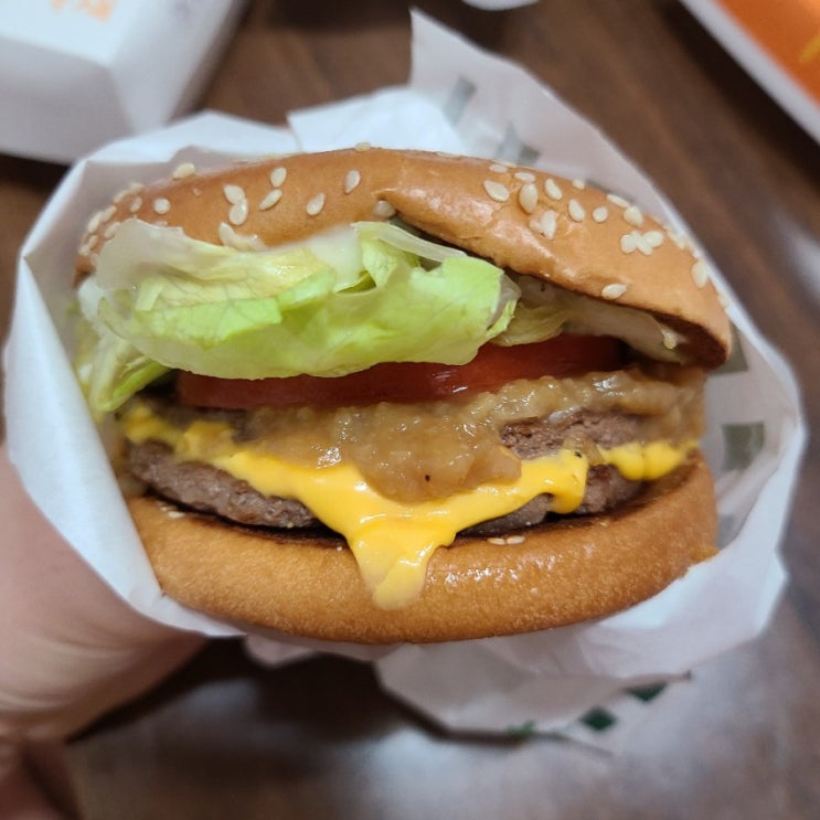  맥도날드 창녕갈릭버거 맛은?