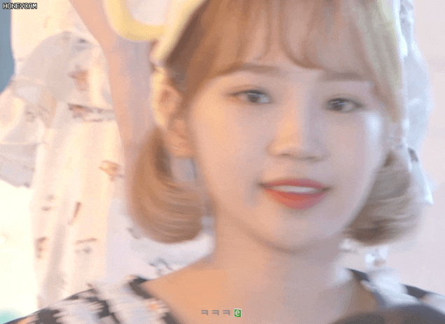  눈빛 날리는 쌈아치 김채원