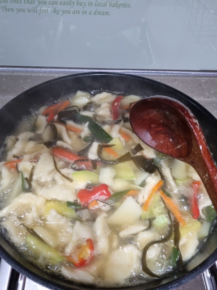 이사후 오랜만의일상 주말먹거리 감자수제비와 김밥