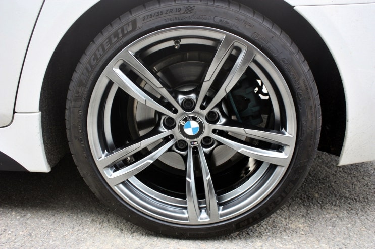  BMW 530d 437M 휠 상처 수리 후 고스트 크롬 휠도색