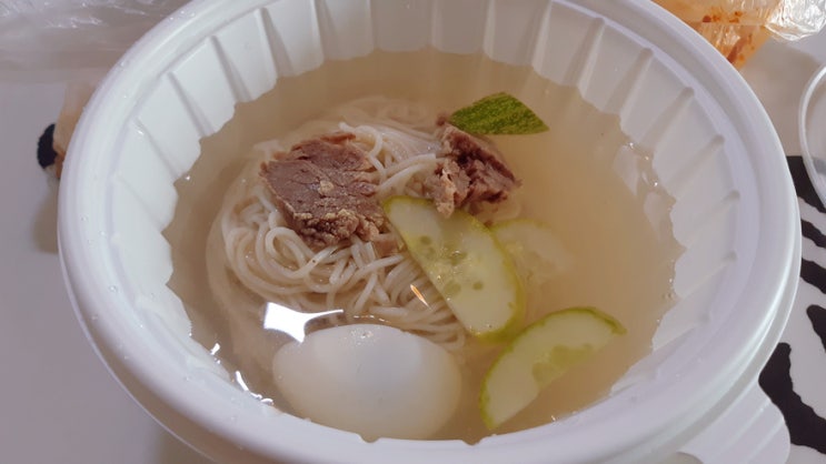 오류동 평양냉면, 평양면옥에서 포장해와서 먹었습니다. 오류동 평양냉면, 평양면옥에서 포장해와서 먹었습니다.