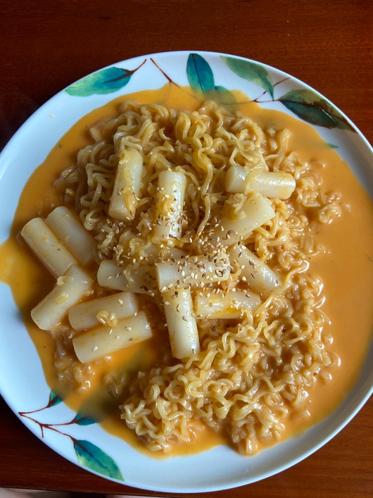  까르보나라라볶이 딸비 라뽁이 매콤꾸덕 맛있어