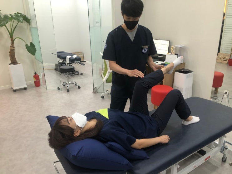  [운동 정보] 쉽게 해볼 수 있는 허리 스트레칭 - 바닥만 있으면 어디서든 할 수 있어요. - 구월동 통증의학과