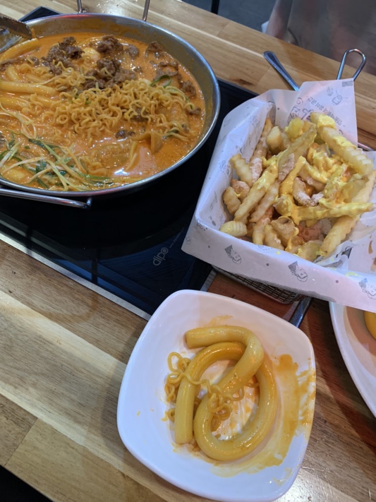  청년다방 갤러리아점 내돈내산이 아까운 최악의 맛과 최악의 서비스