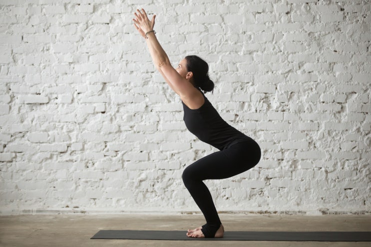  [관저동 요가 아카데미] 의자자세 (Utkatasana)