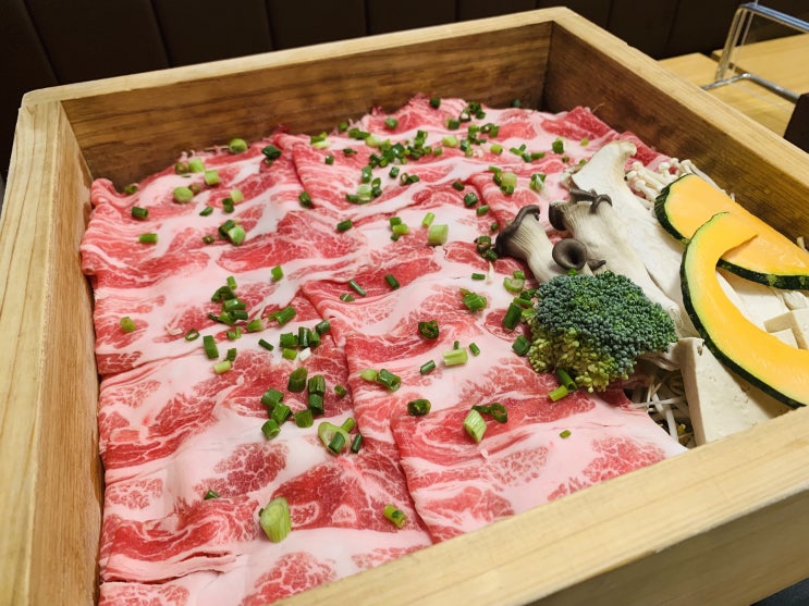  혜화역 대학로 맛집 도토리편백집 고기찜이 야들야들해요!