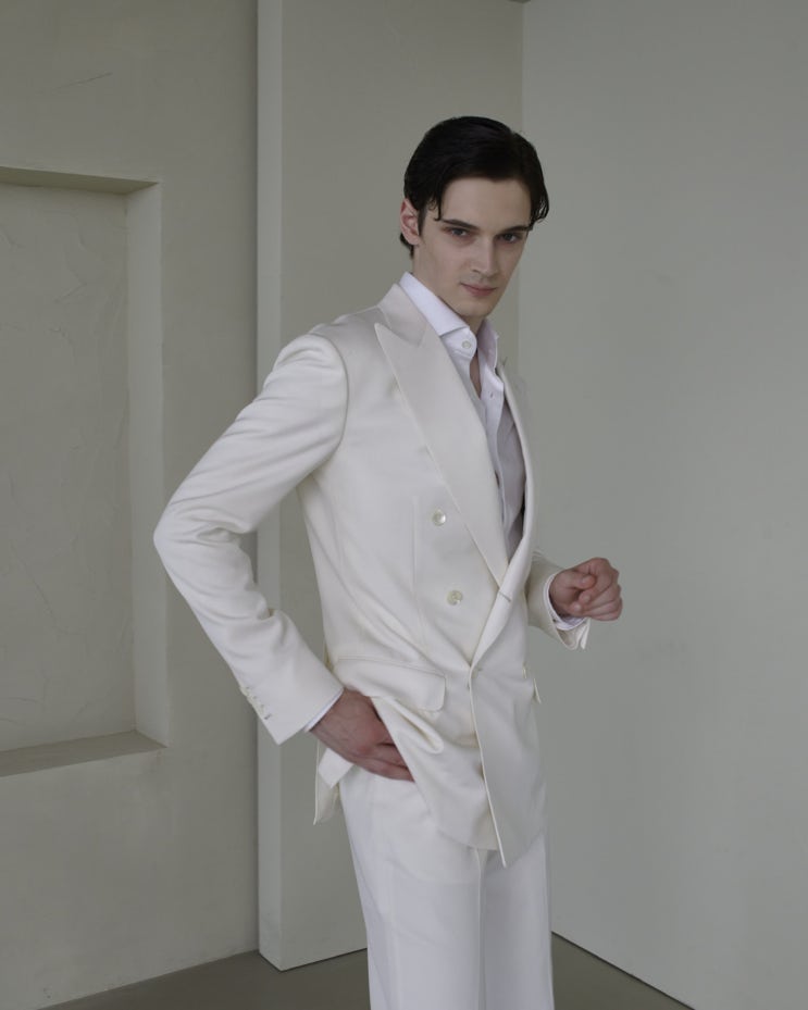 2021 PAVONE LOOKBOOK &lt;white double suit &gt;