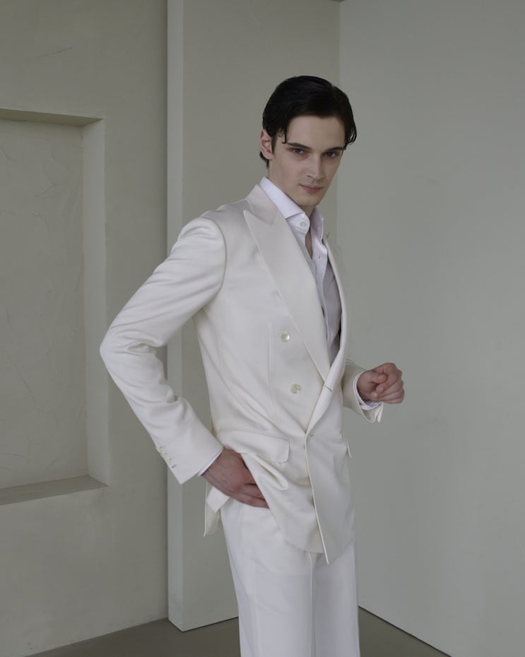  2021 PAVONE LOOKBOOK <white double suit >