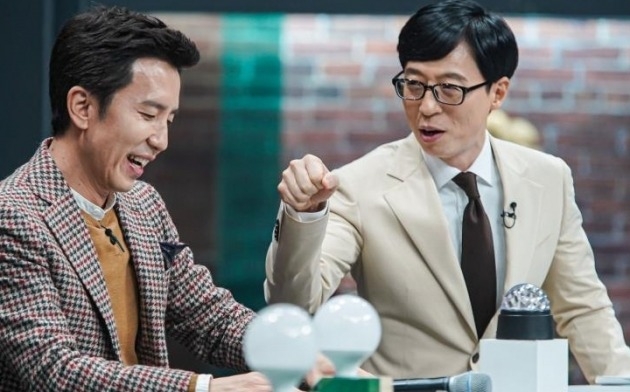  카카오엔터, 스톡옵션 제안…유재석 "안 받겠다" 거절한 까닭 [마켓인사이트]
