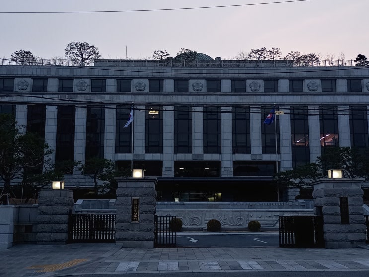  바람핀 아내 불륜증거수집 녹음하고 직장동료 들려준 남편, 통신비밀보호법위반 명예훼손 선고유예판결 이혼변호사