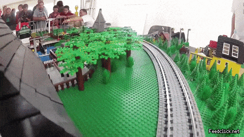 레고로 만든 초고속 열차의 최후
