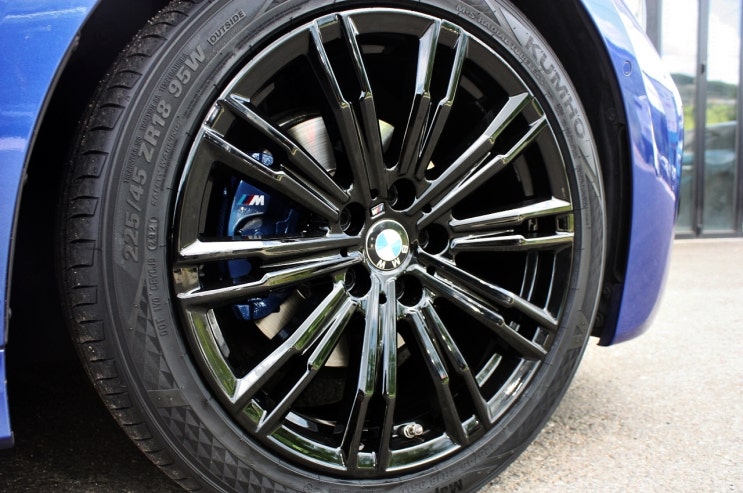 BMW G20 320d 블랙유광 휠도색 + 블루 캘리퍼 도색