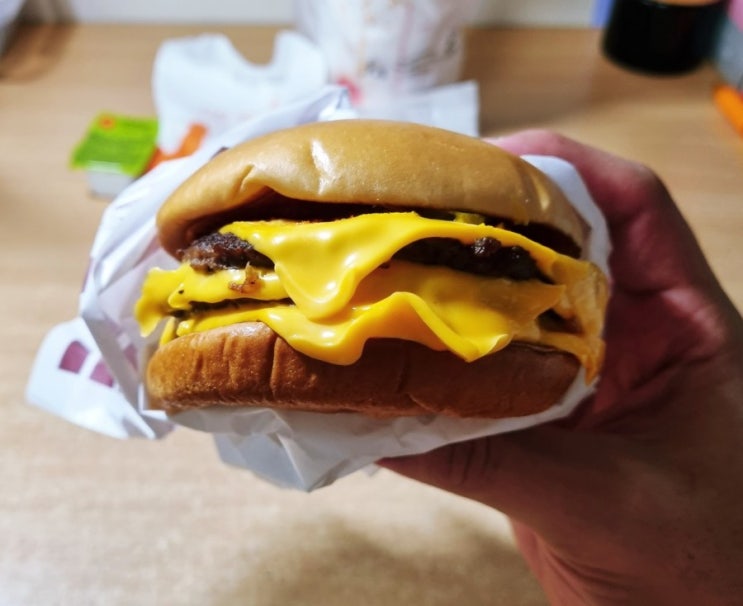 맥도날드 햄버거 추천 : "트리플 치즈버거" ,치덕들이 좋아할 그 맛