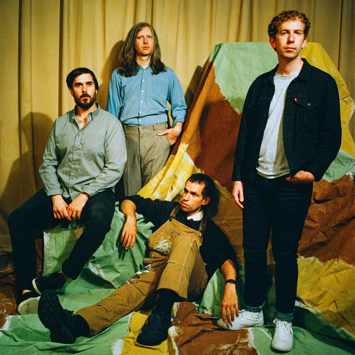  Parquet Courts, 새로운 앨범 발표 'Walking at a Downtown Pace' 동영상