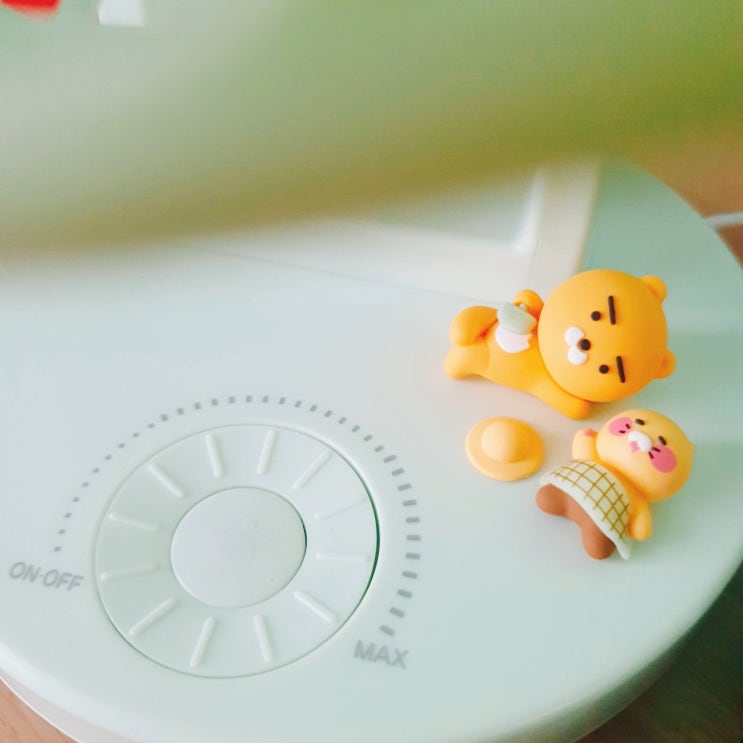  귀엽지만 못된 춘식이 탁상용 미니 선풍기 ^^...