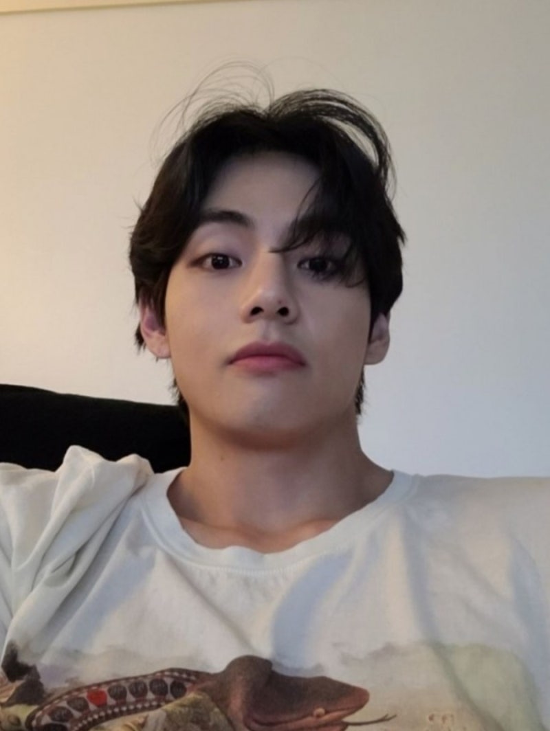 방탄소년단 BTS 뷔 사복패션 남친짤/손 사진