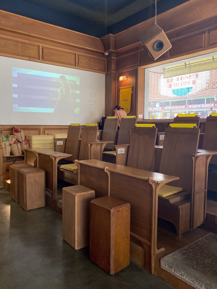  부산 전포 오케스트라 감성 카페 <덱스커피>