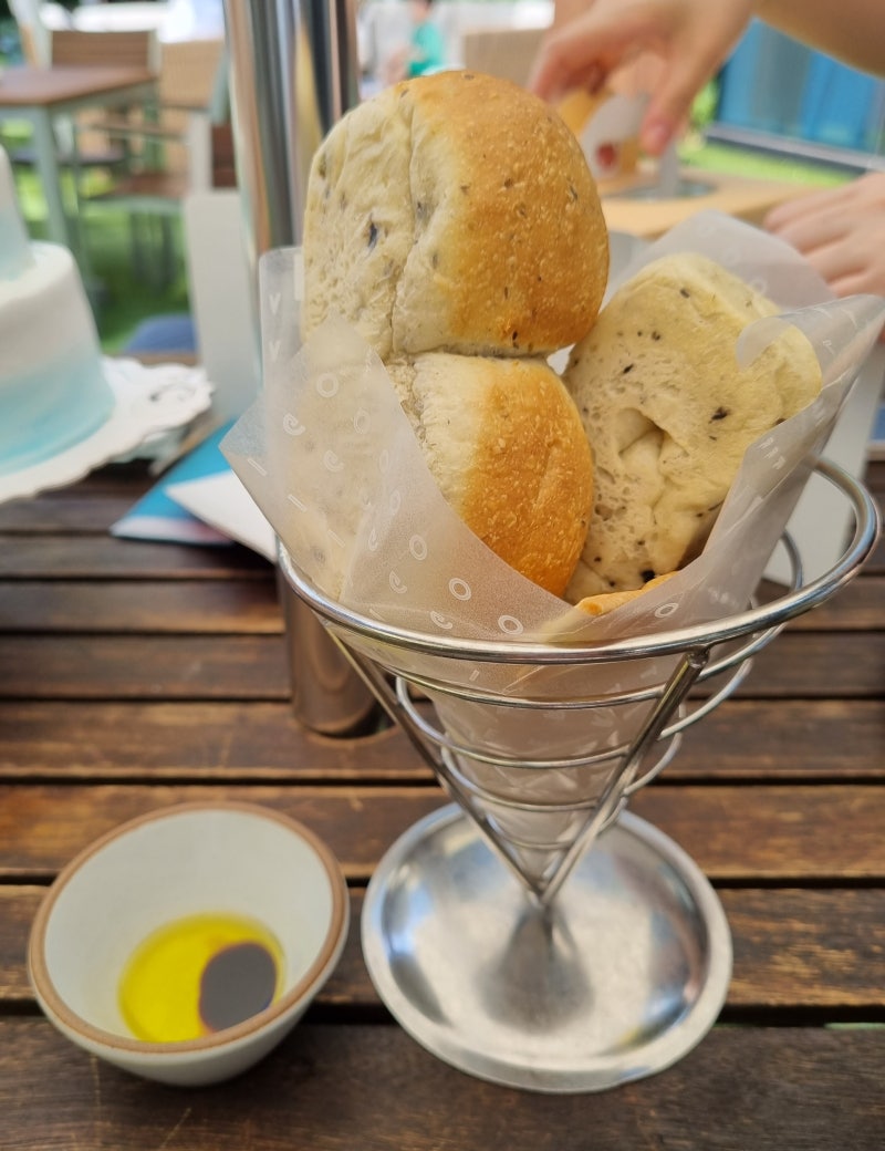 여의도 브런치] 콘래드 버티고 스카이라운지에서 주말 생일파티! : 네이버 블로그, image size:800x1040