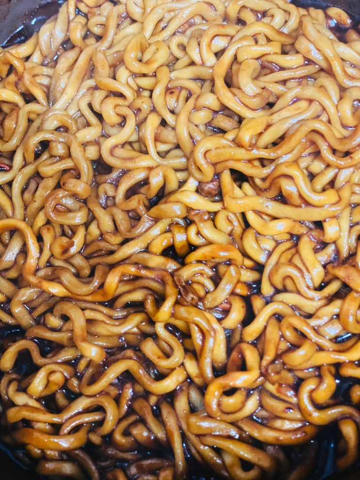  비오는 주말 요리 :: 짜파게티 만들어 먹기 / 오늘은 내가 짜파게티요리사 ! 짜파게티 조합은 배추김치 / 알고 싶지 않은 짜파게티칼로리는??