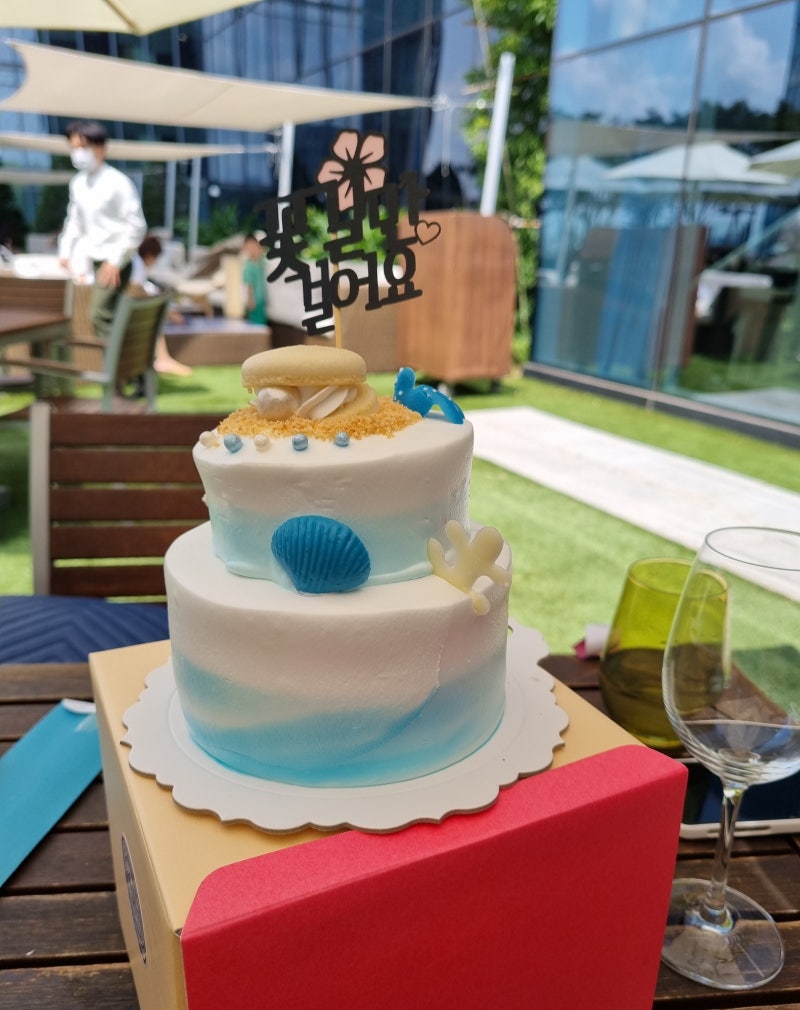 여의도 브런치] 콘래드 버티고 스카이라운지에서 주말 생일파티! : 네이버 블로그, image size:800x1010