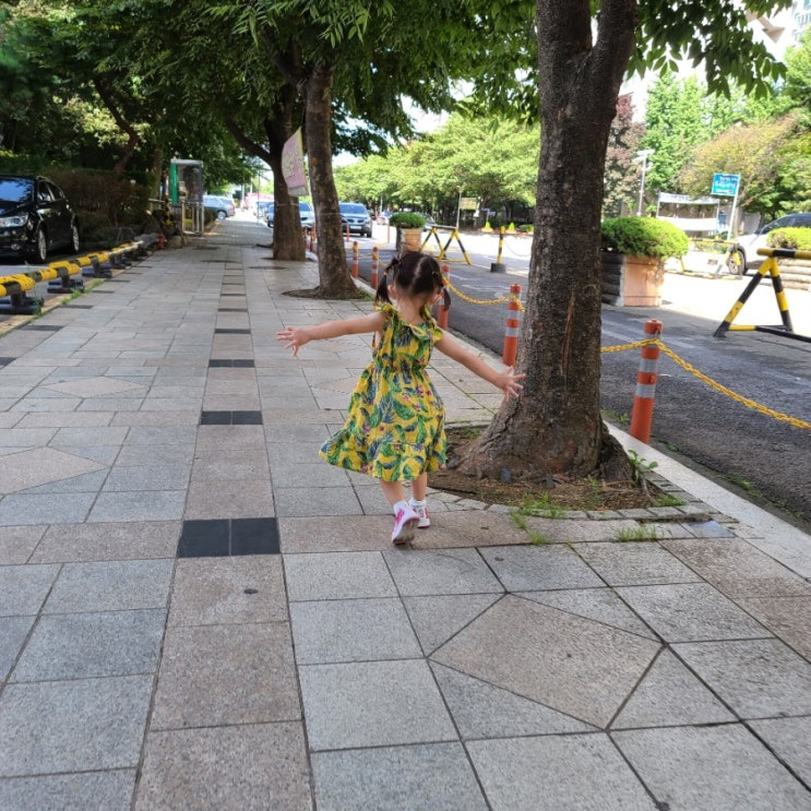  828일 육아일기 바람불면 어른이나 아기나 팔벌리고 싶어라