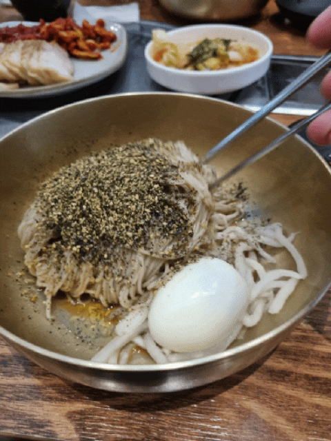  경기도 과천시 막국수 맛집 '메밀장터' 후기