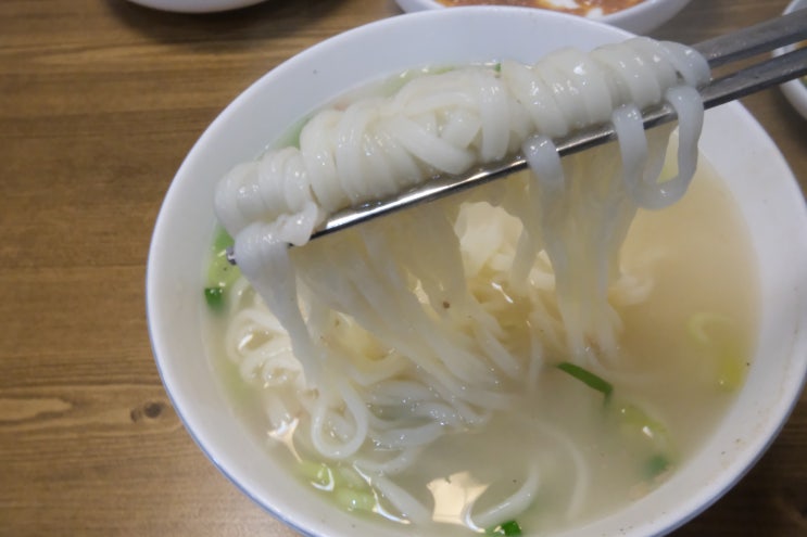 스마트스토어로 택배 주문도 가능한 목동 칼국수 맛집 한옥 안동국시