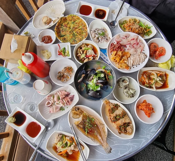  통영맛집 7080반다찌 푸짐하네요. 짠내투어 방영 맛집입니다.